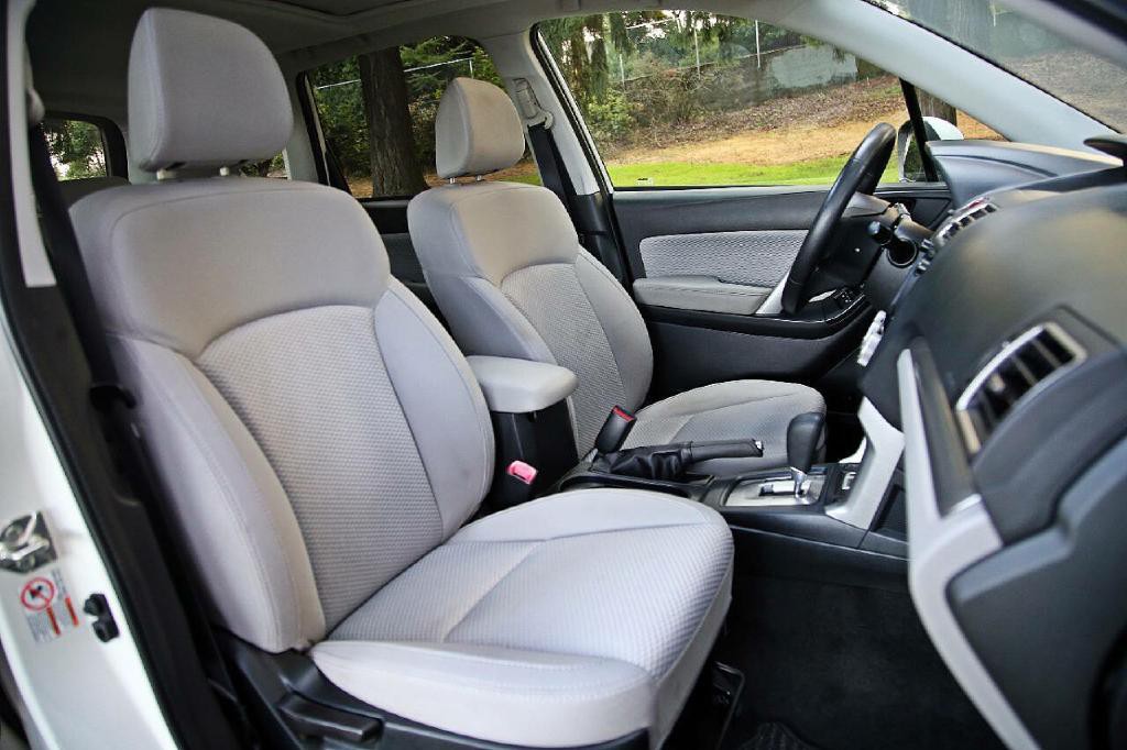 2017 Subaru Forester Image 18