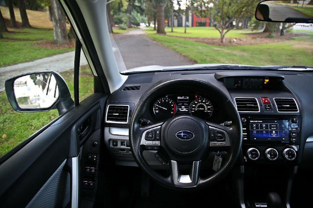 2017 Subaru Forester Image 21