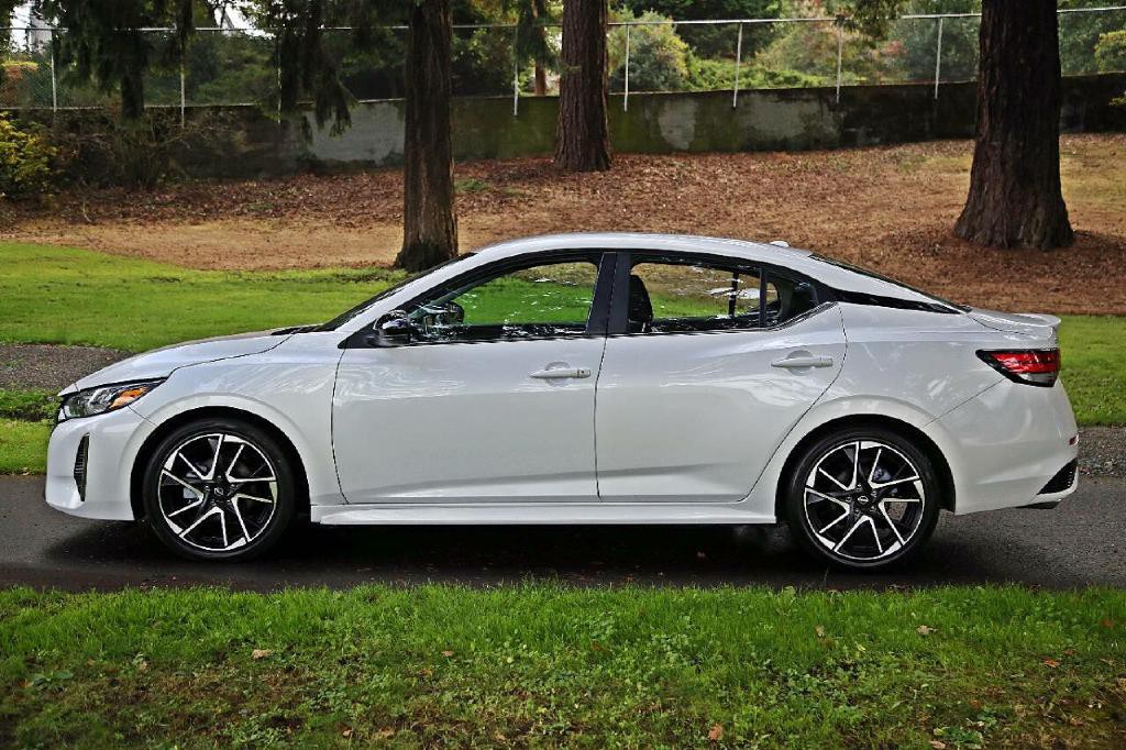 2024 Nissan Sentra Image 3