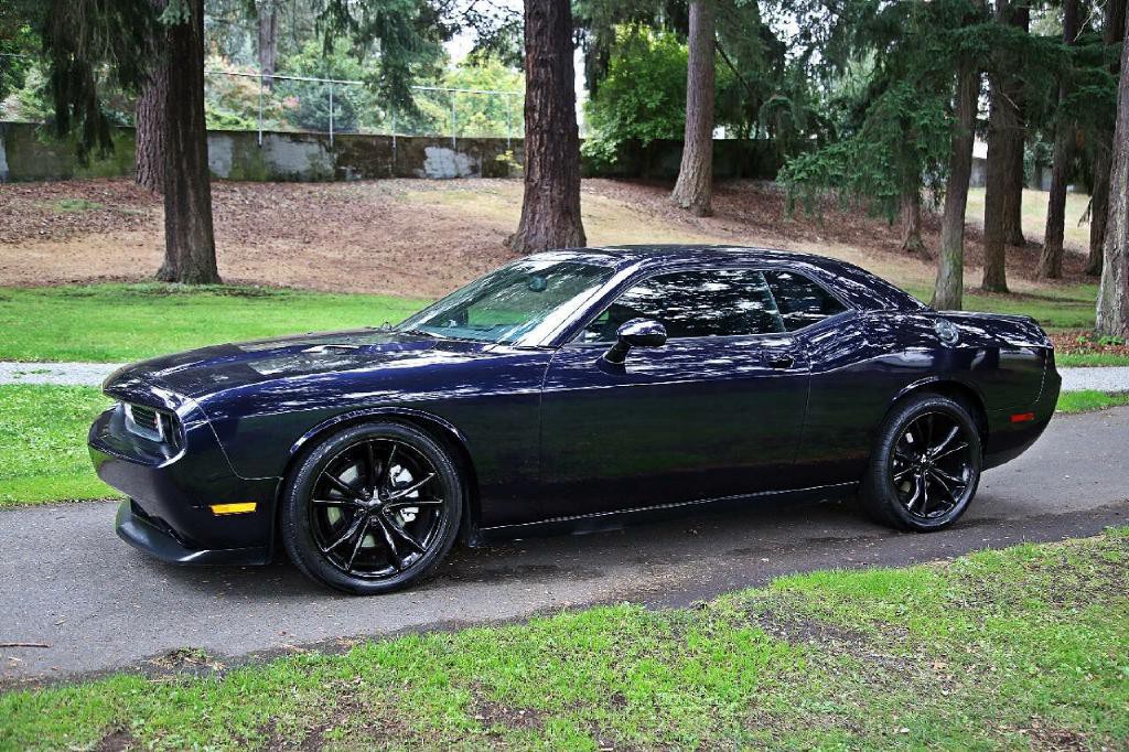 2012 Dodge Challenger Image 2