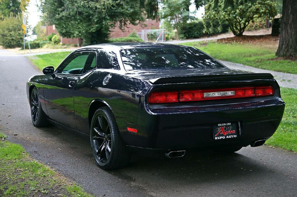 2012 Dodge Challenger Image 5