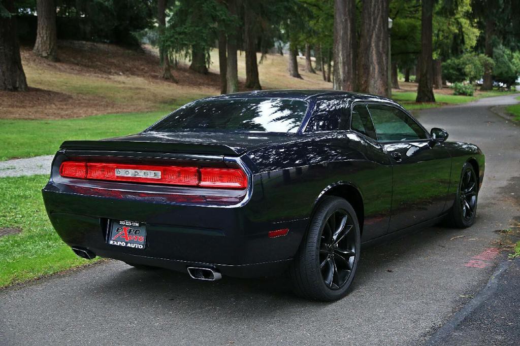 2012 Dodge Challenger Image 7