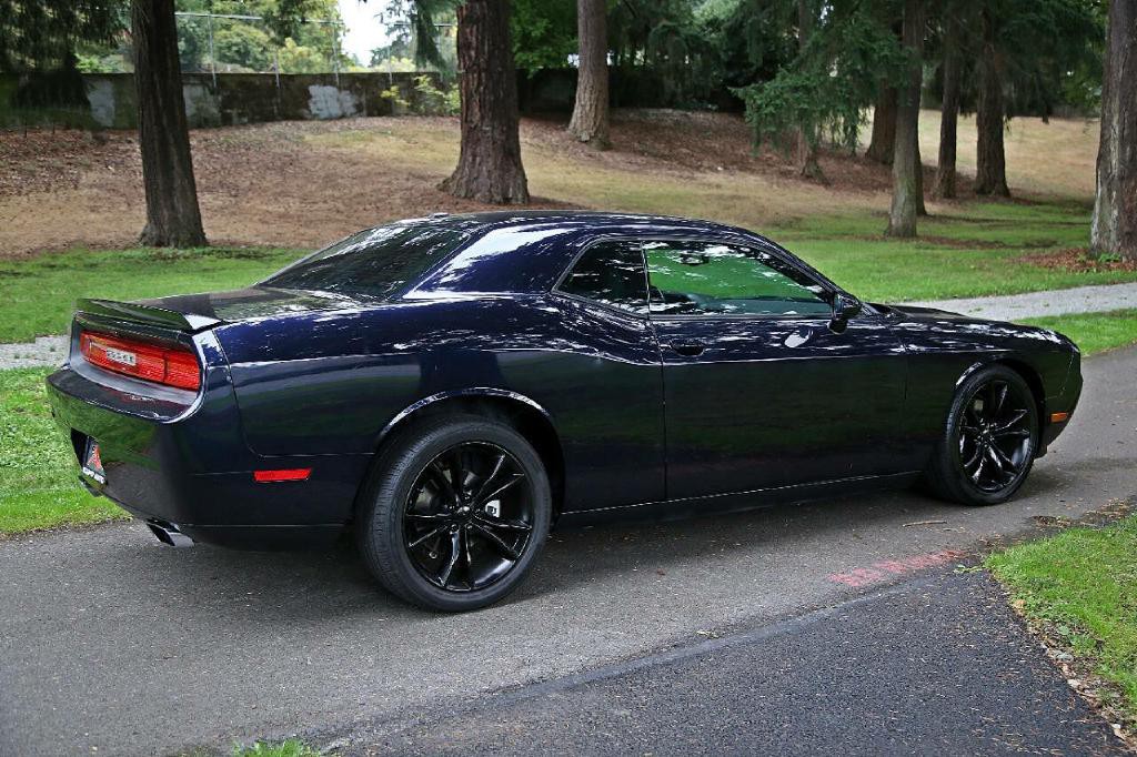 2012 Dodge Challenger Image 8