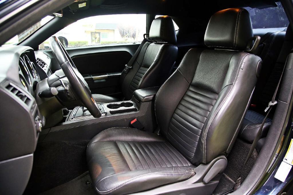 2012 Dodge Challenger Image 14