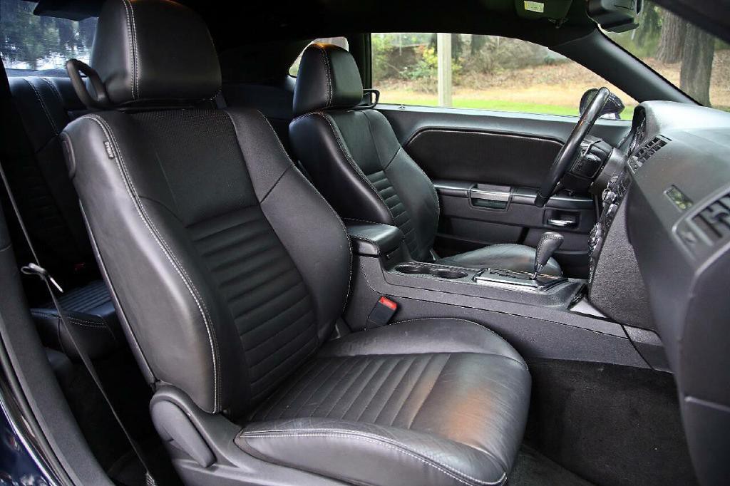 2012 Dodge Challenger Image 17