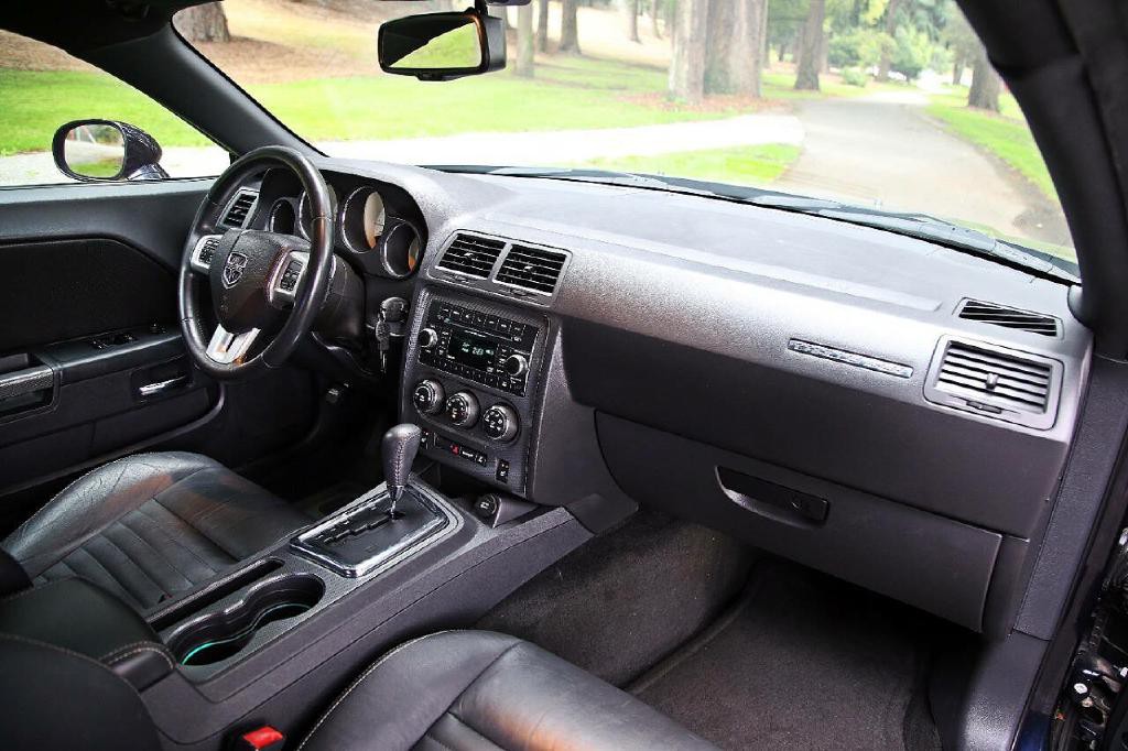 2012 Dodge Challenger Image 18
