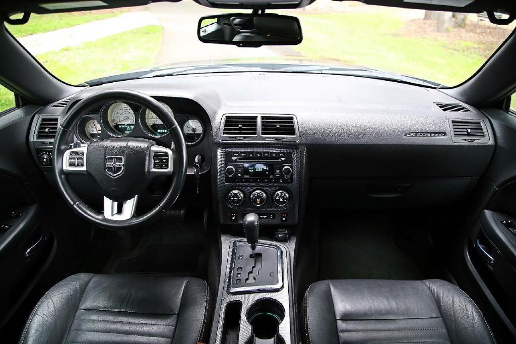 2012 Dodge Challenger Image 19
