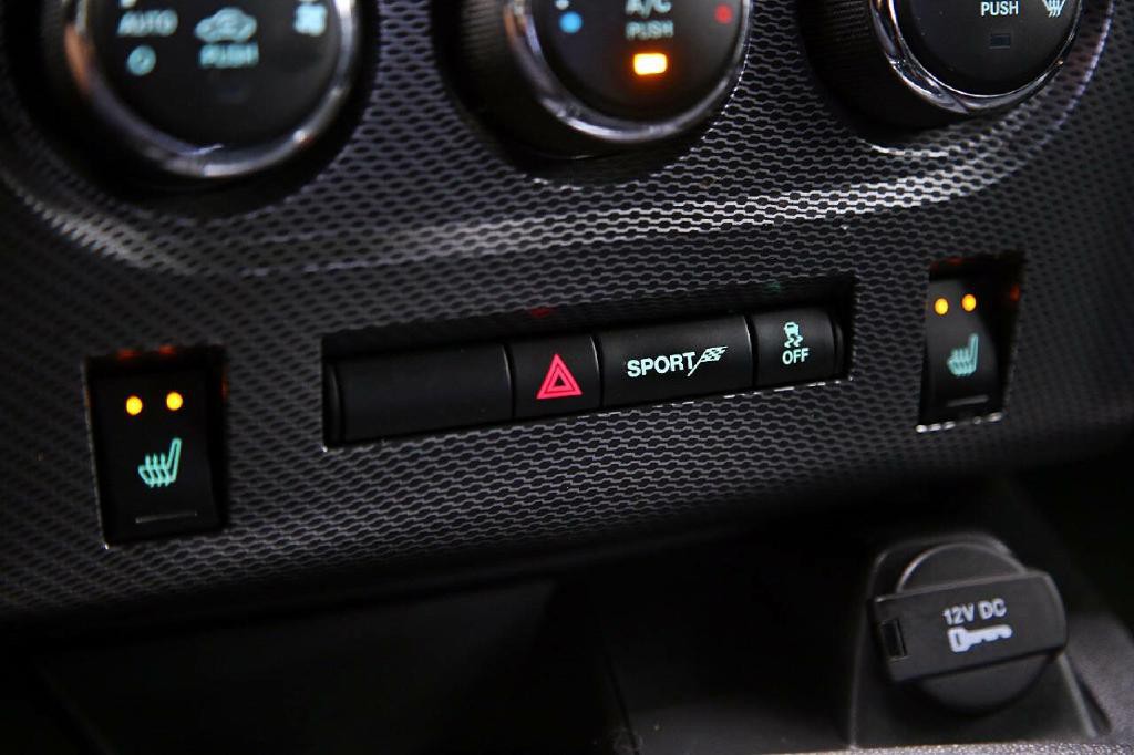 2012 Dodge Challenger Image 23
