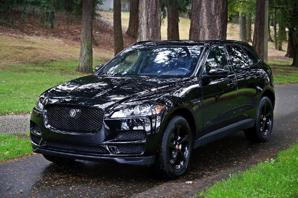 2019 Jaguar F-PACE Image 1