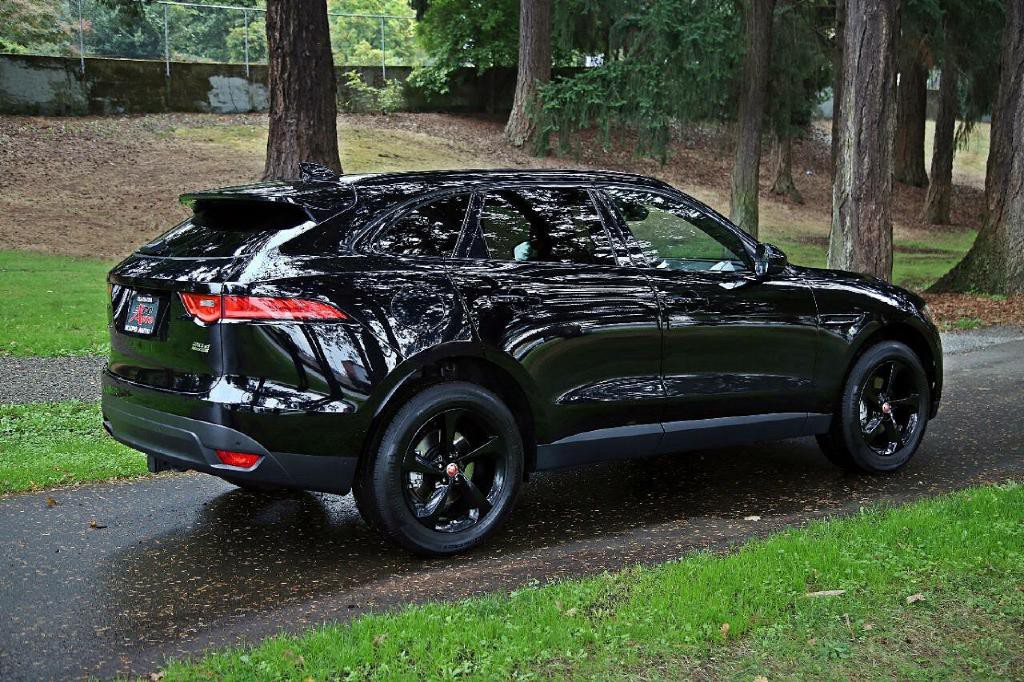 2019 Jaguar F-PACE Image 8