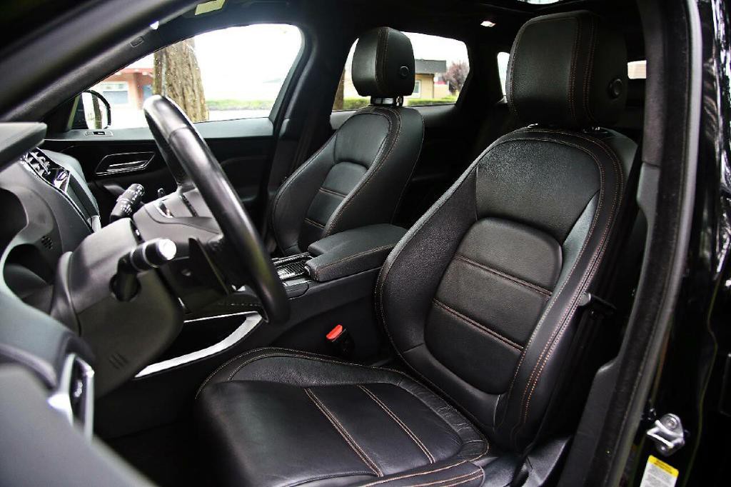 2019 Jaguar F-PACE Image 14