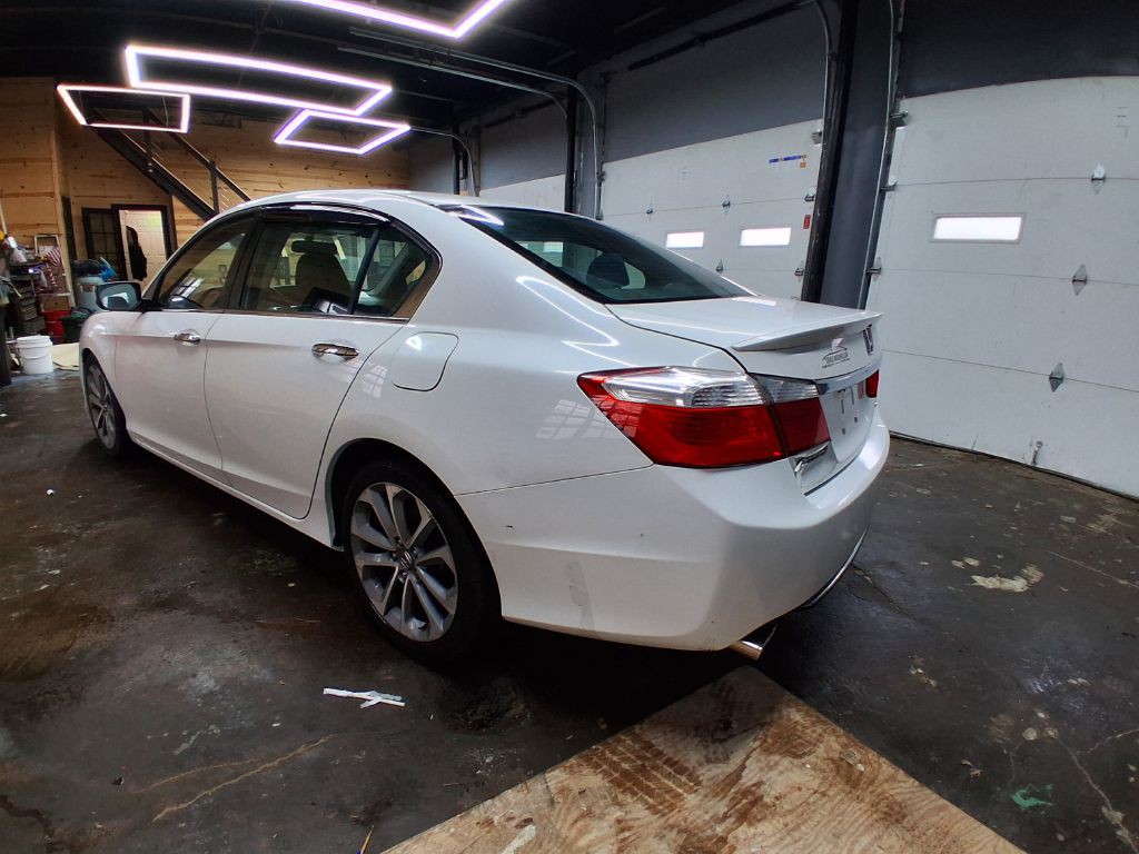 2015 Honda Accord Image 19