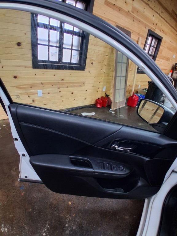 2015 Honda Accord Image 23