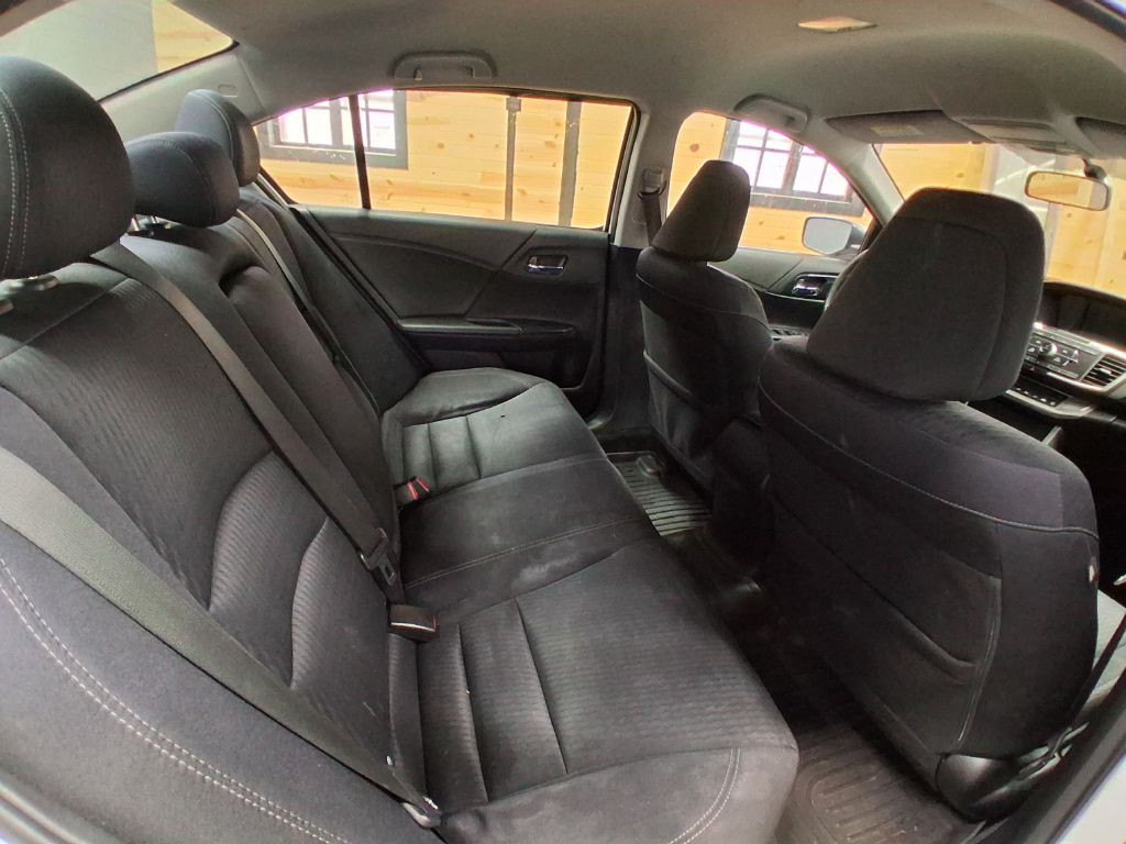 2015 Honda Accord Image 28