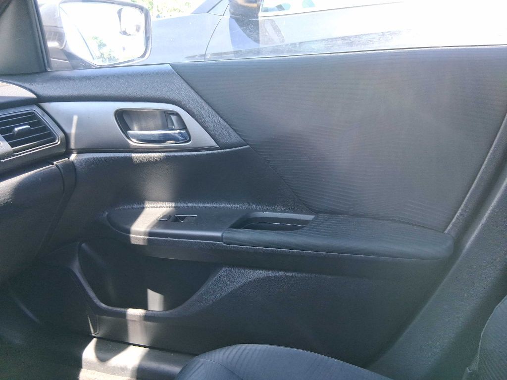 2015 Honda Accord Image 8