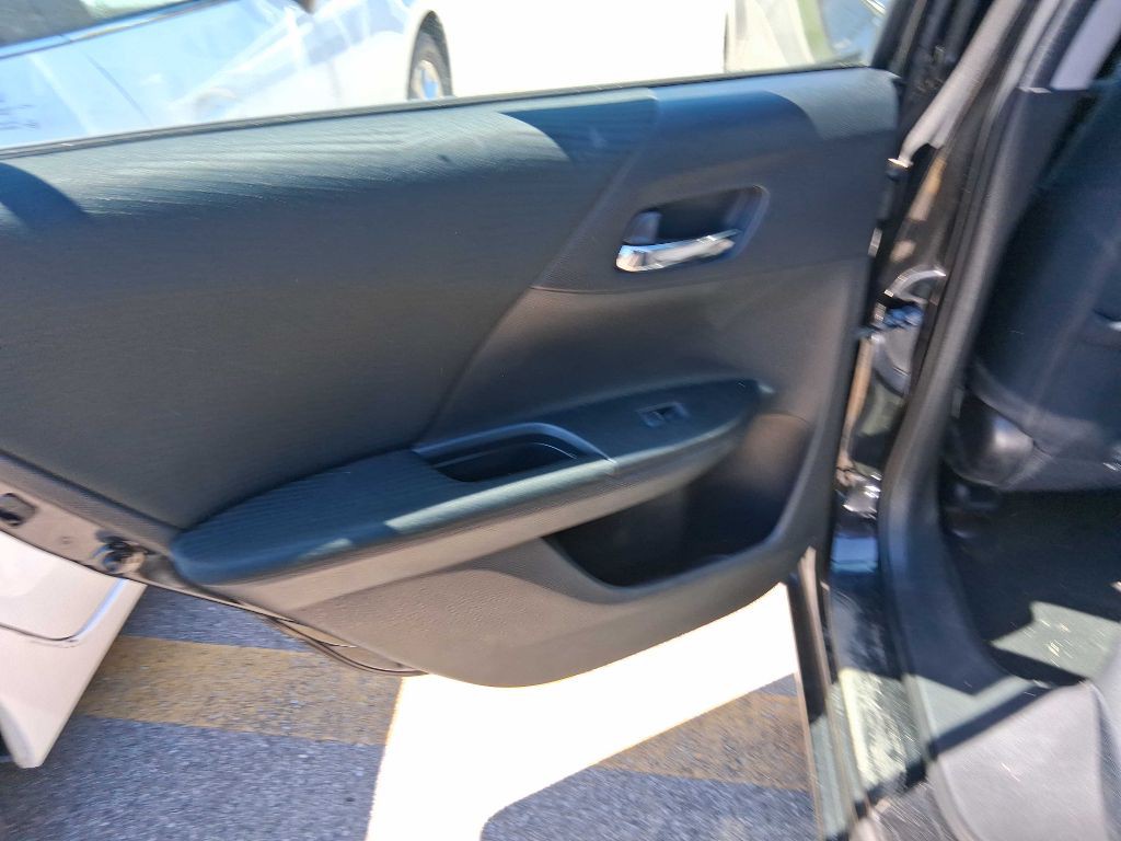 2015 Honda Accord Image 9