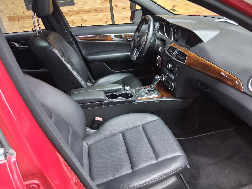 2012 Mercedes-Benz C-Class Image 23