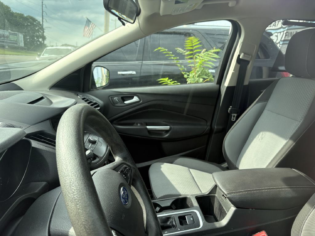 2018 Ford Escape Image 2