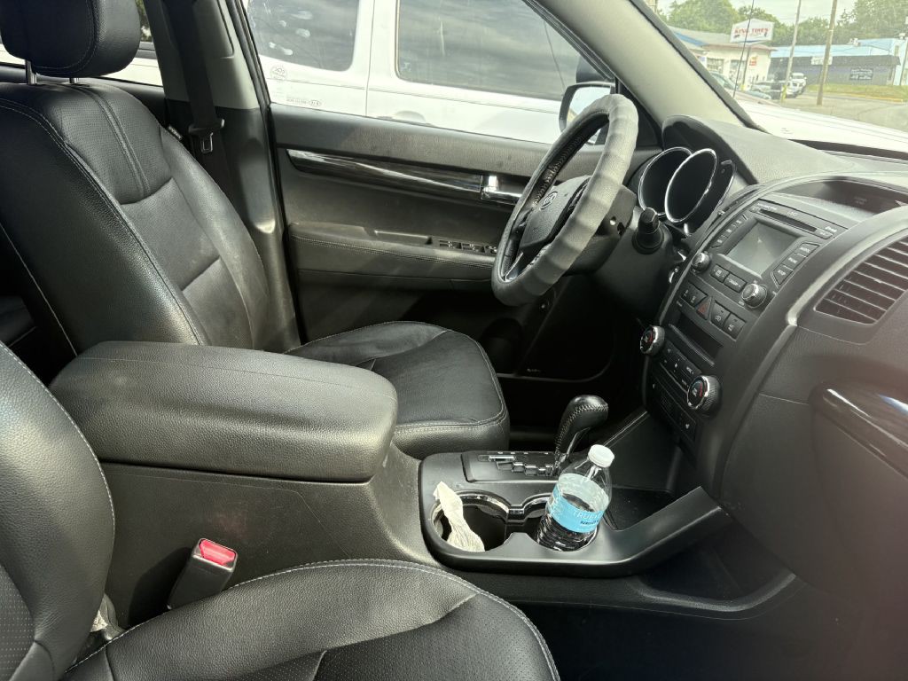 2013 Kia Sorento Image 2