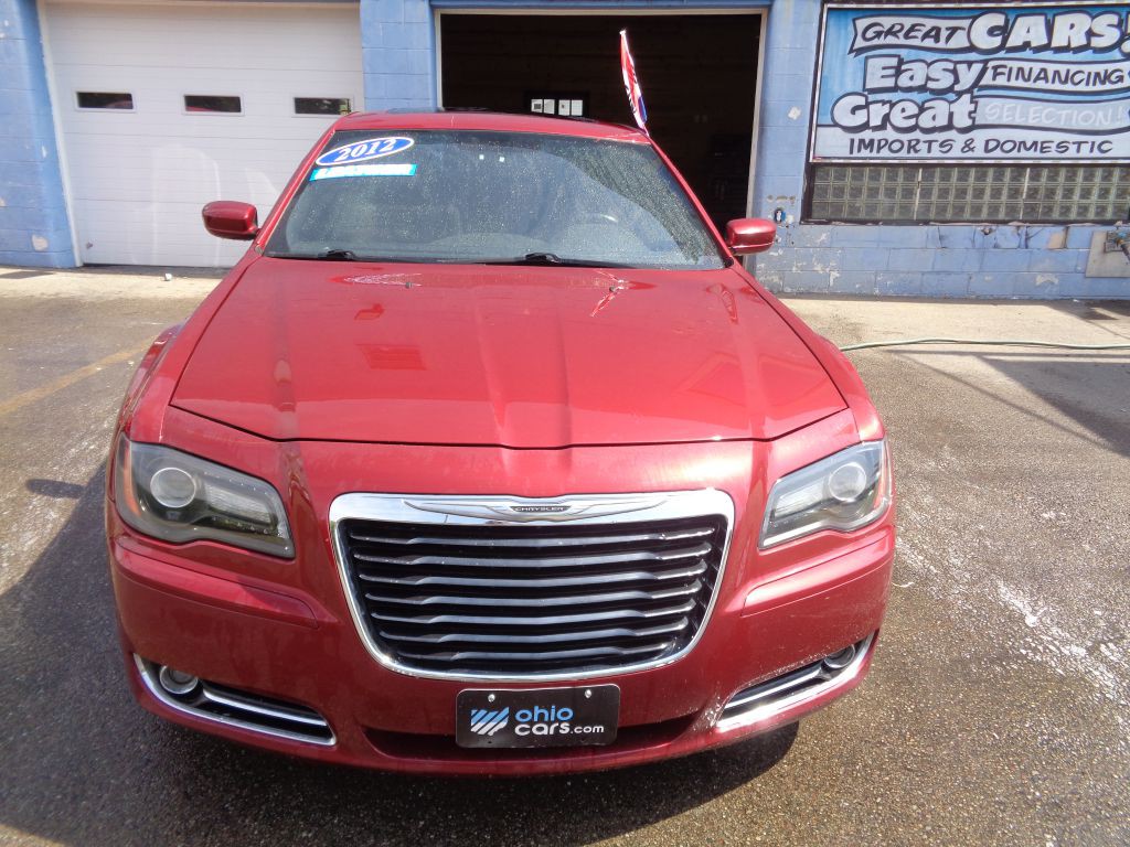 2012 Chrysler 300 Image 1