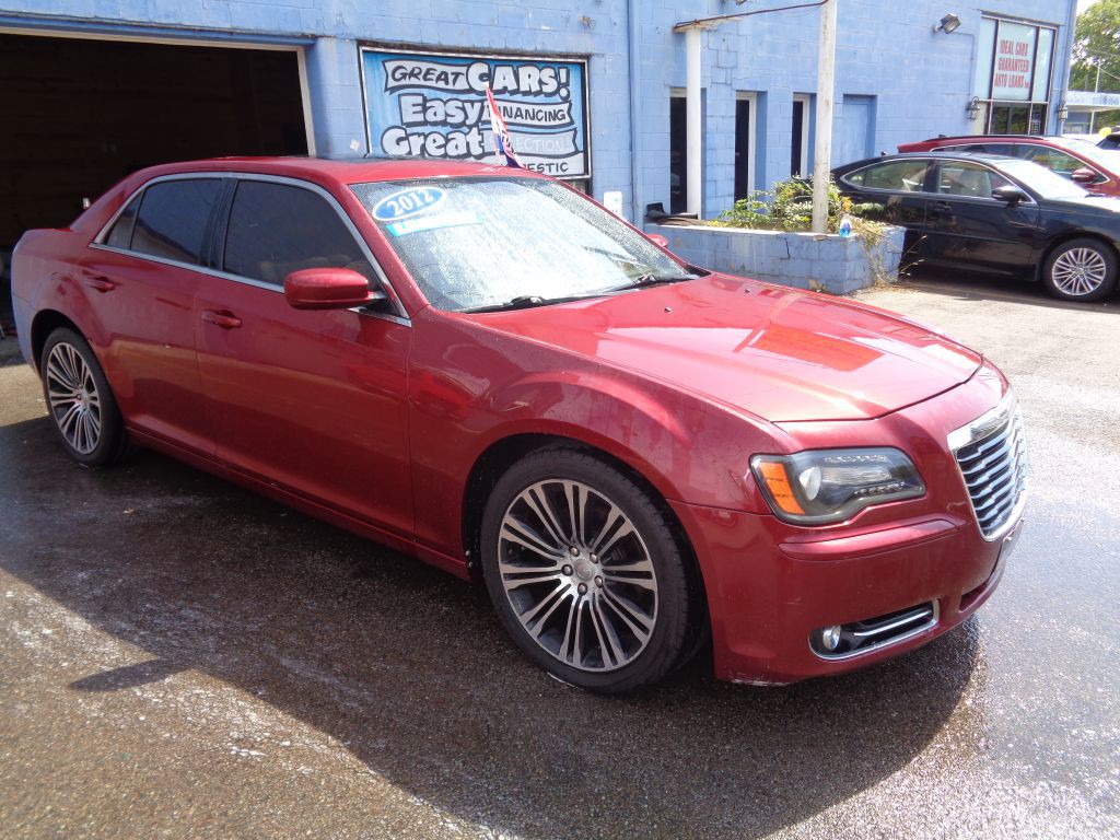 2012 Chrysler 300 Image 3