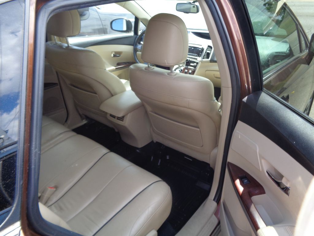 2011 Toyota Venza Image 9