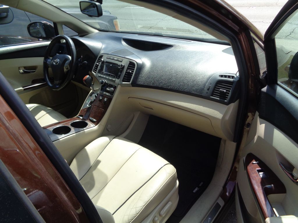 2011 Toyota Venza Image 10