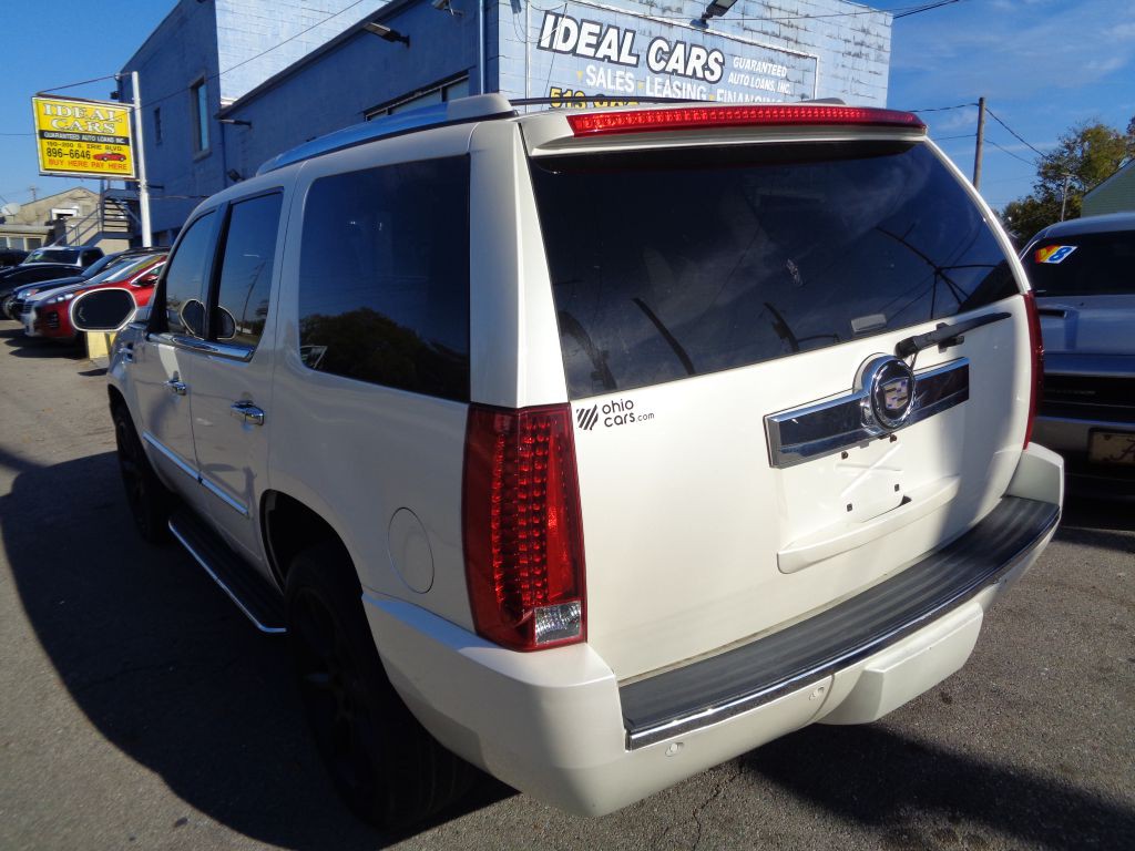 2008 Cadillac Escalade Image 4