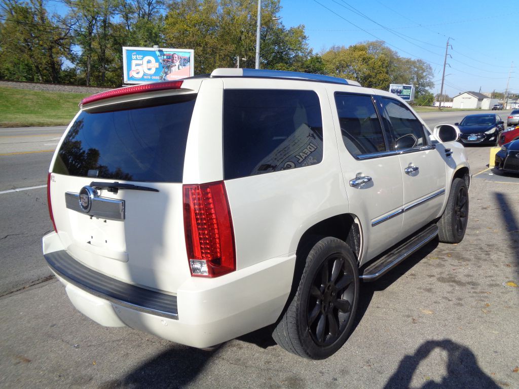 2008 Cadillac Escalade Image 6