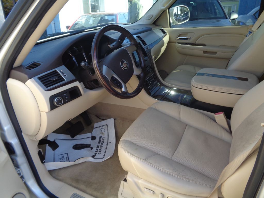 2008 Cadillac Escalade Image 7