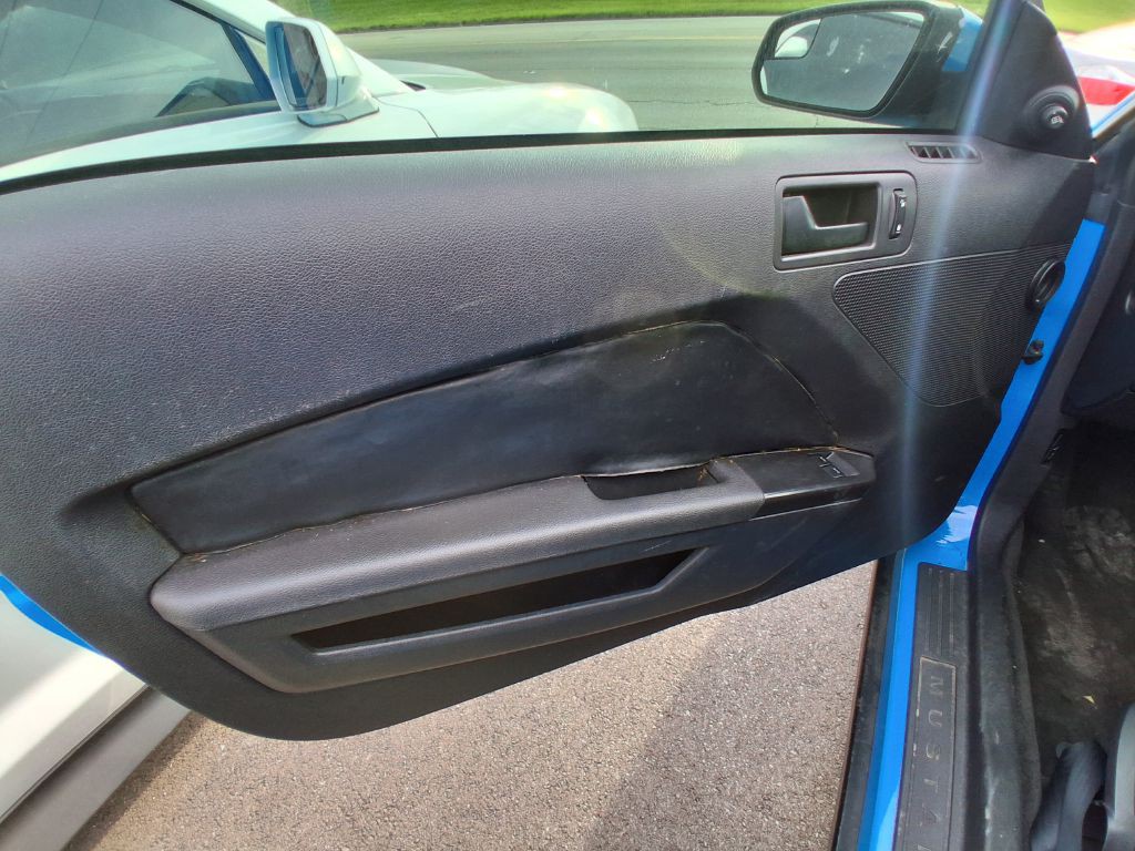 2012 Ford Mustang Image 7