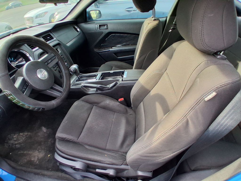 2012 Ford Mustang Image 8