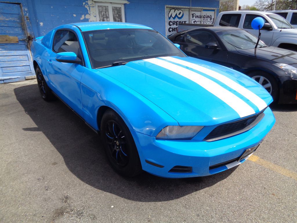 2012 Ford Mustang Image 2