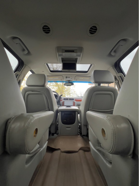 2008 Chevrolet Suburban Image 12