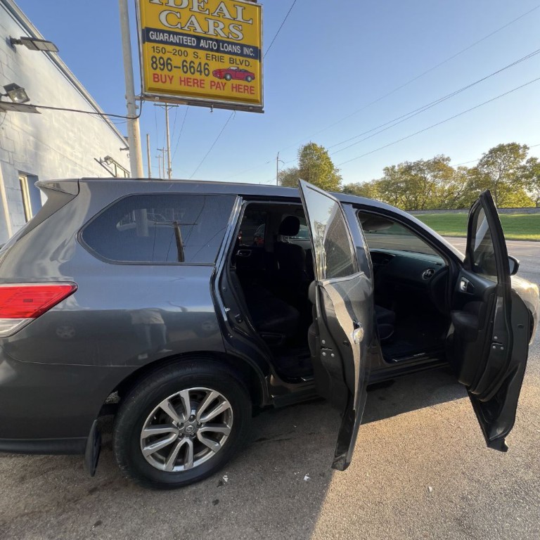 2013 Nissan Pathfinder Image 1