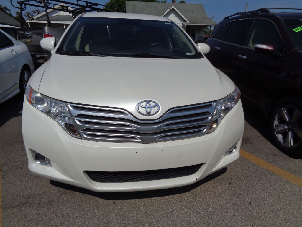 2010 Toyota Venza Image 1