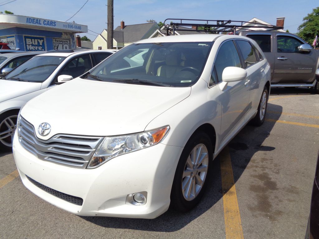 2010 Toyota Venza Image 2