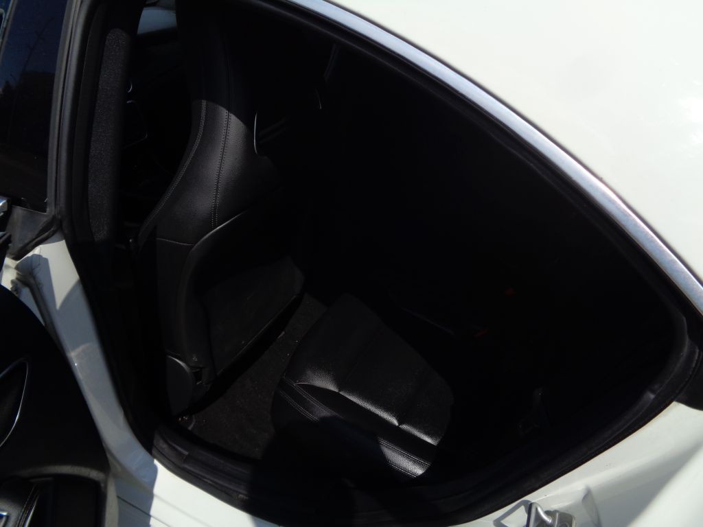 2014 Mercedes-Benz CLA-Class Image 8