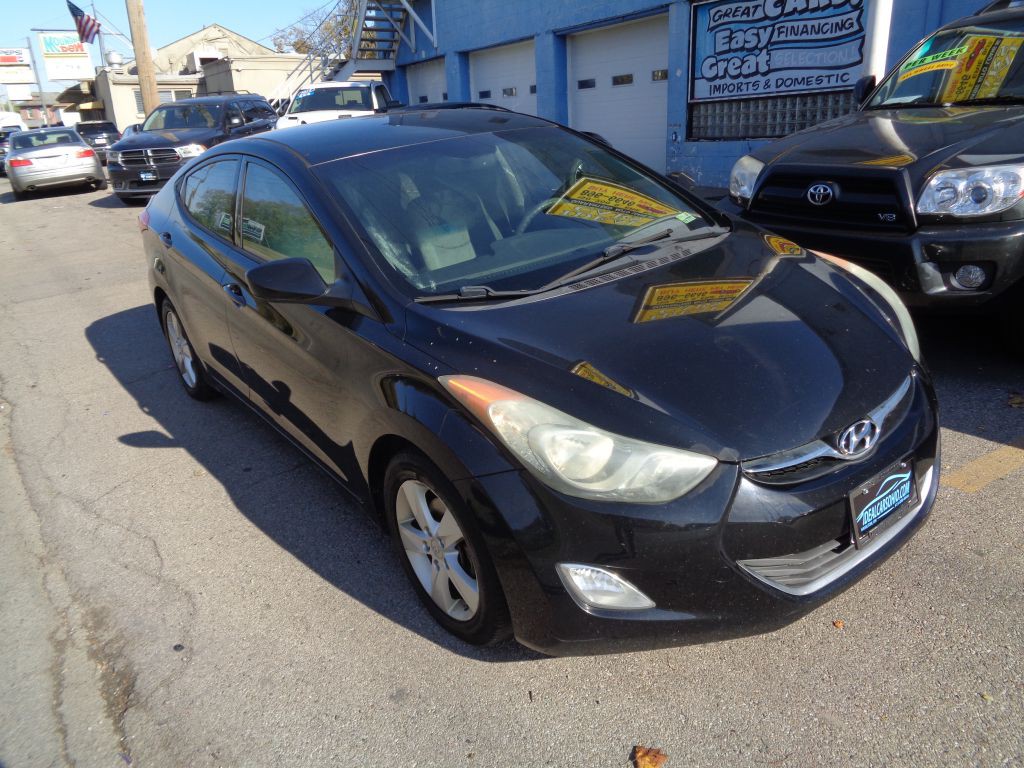 2013 Hyundai Elantra Image 2