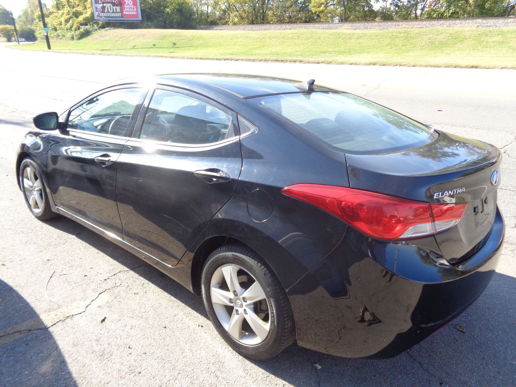 2013 Hyundai Elantra Image 4