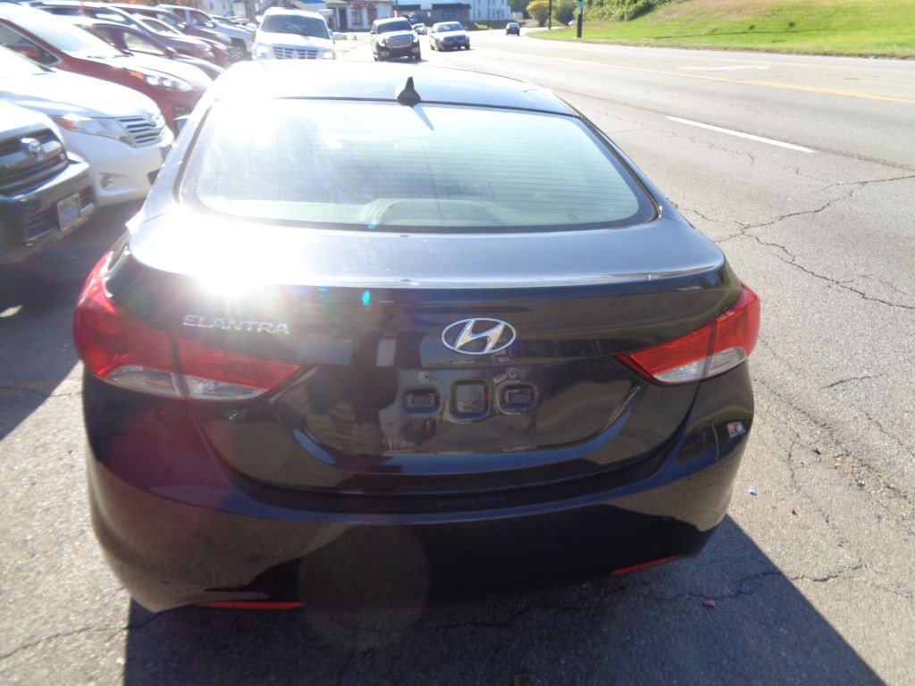 2013 Hyundai Elantra Image 5