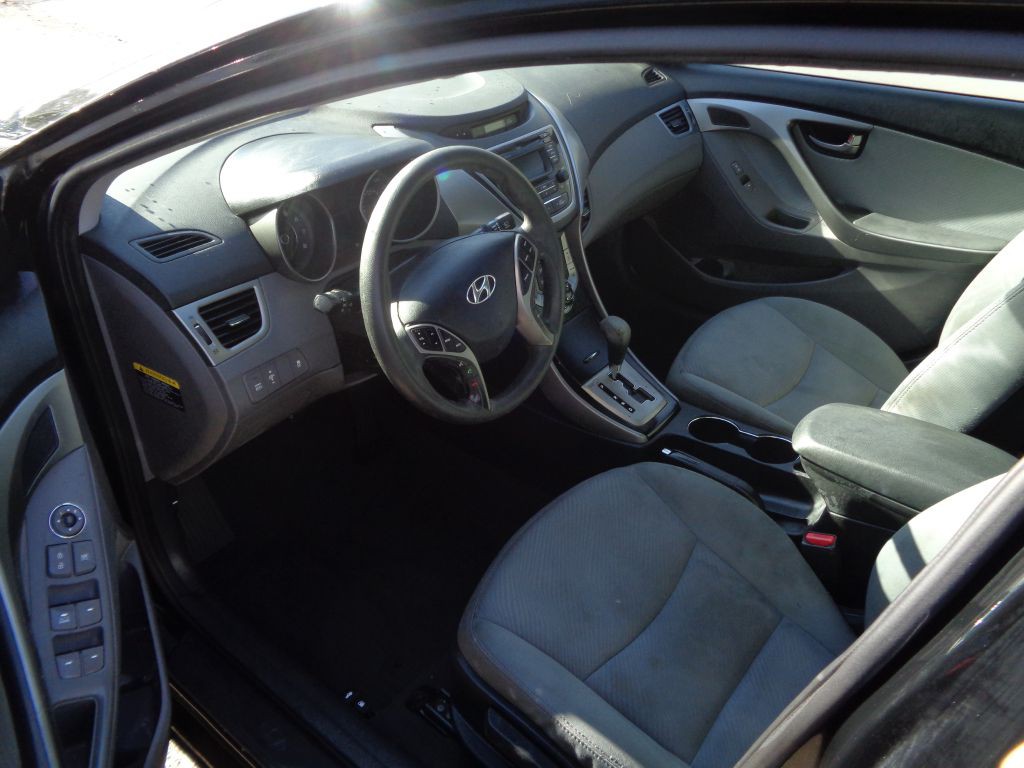 2013 Hyundai Elantra Image 6