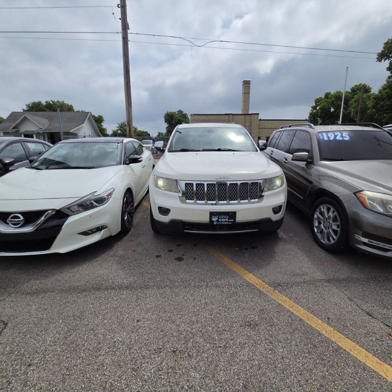 2011 Jeep Grand Cherokee Image 2