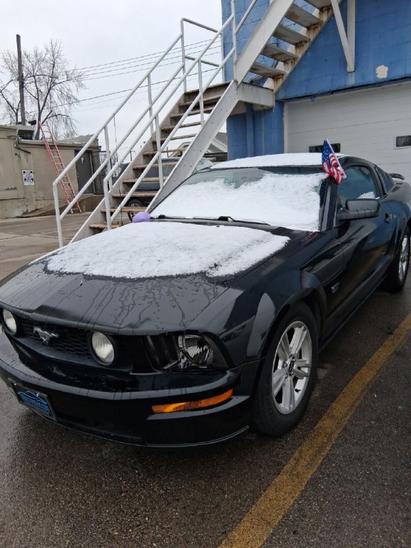 2006 Ford Mustang Image 2