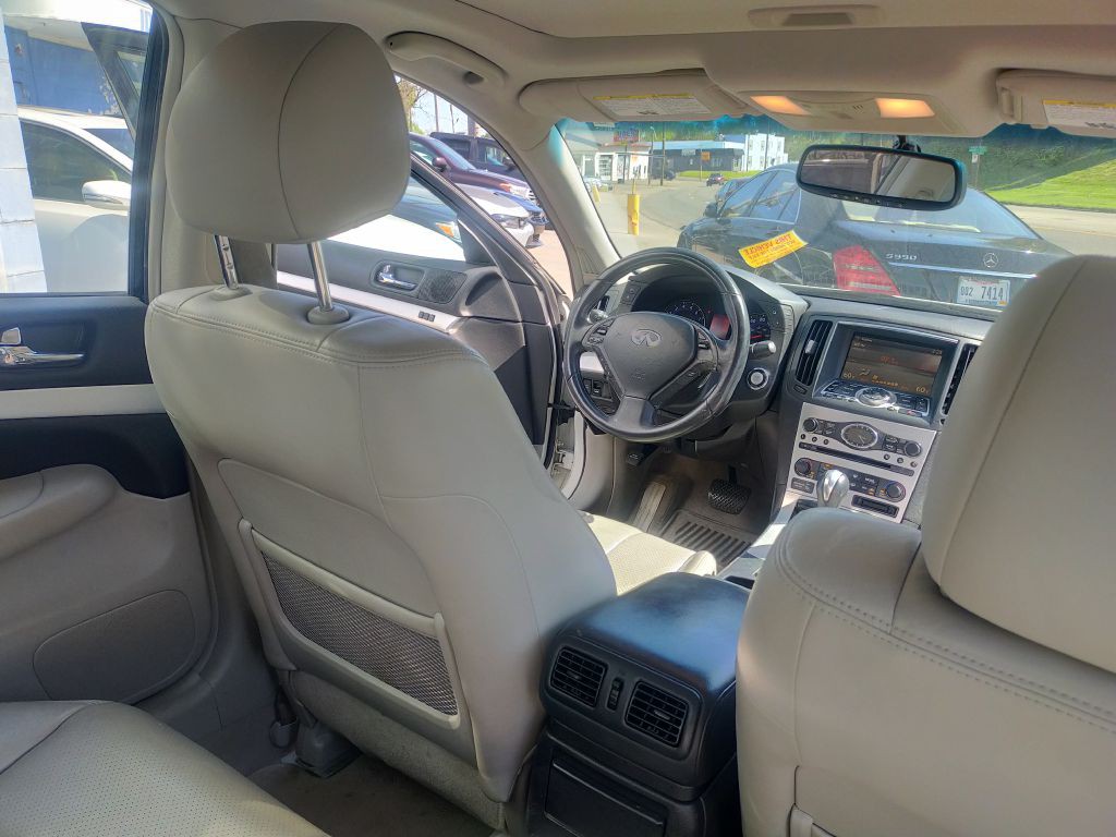 2009 INFINITI G37 Image 1