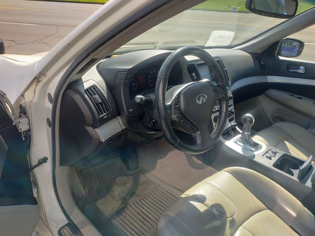 2009 INFINITI G37 Image 3