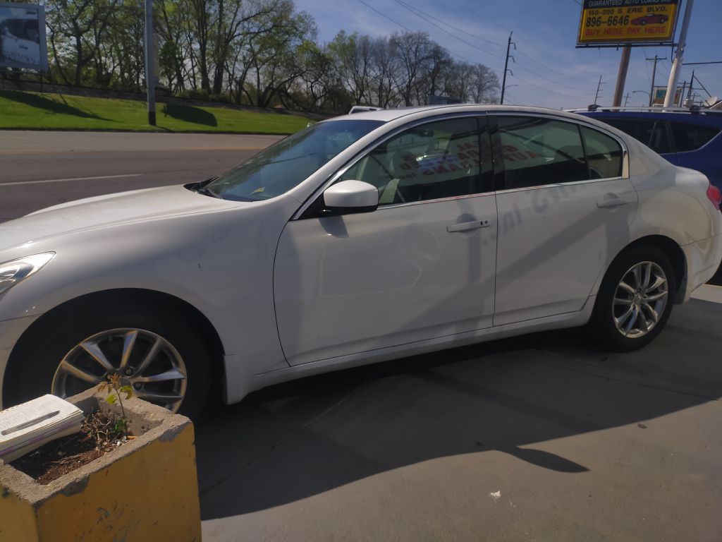 2009 INFINITI G37 Image 7