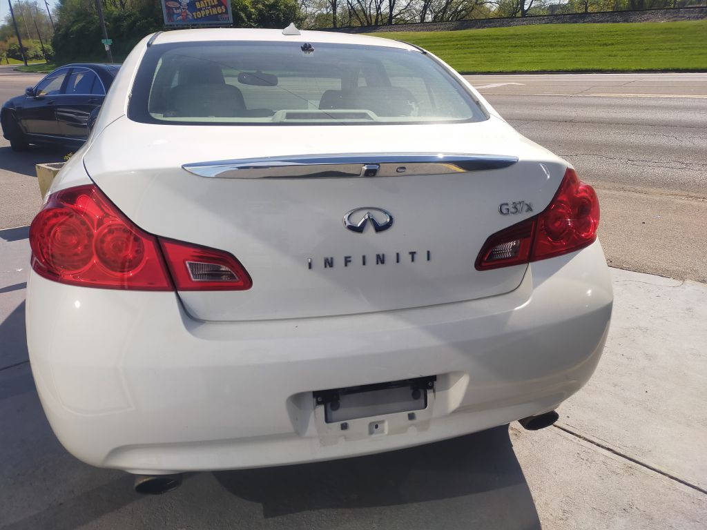 2009 INFINITI G37 Image 10