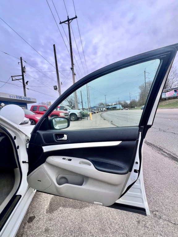 2009 INFINITI G37 Image 27