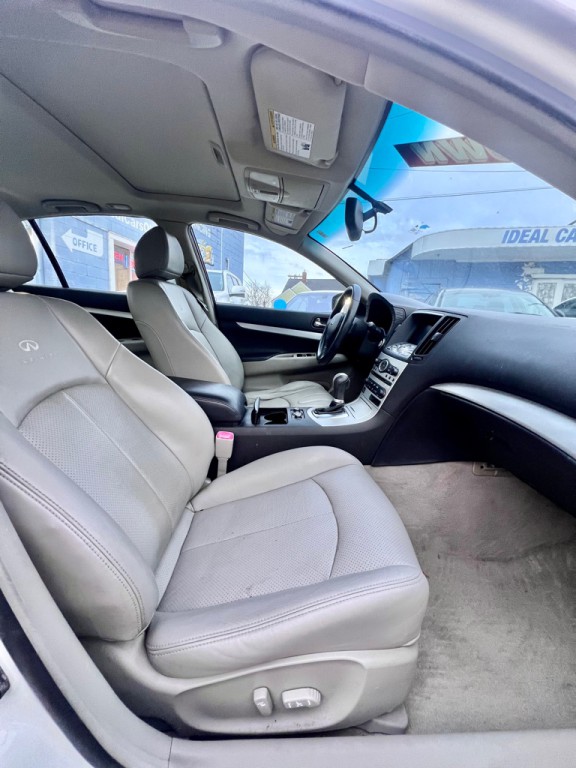 2009 INFINITI G37 Image 28